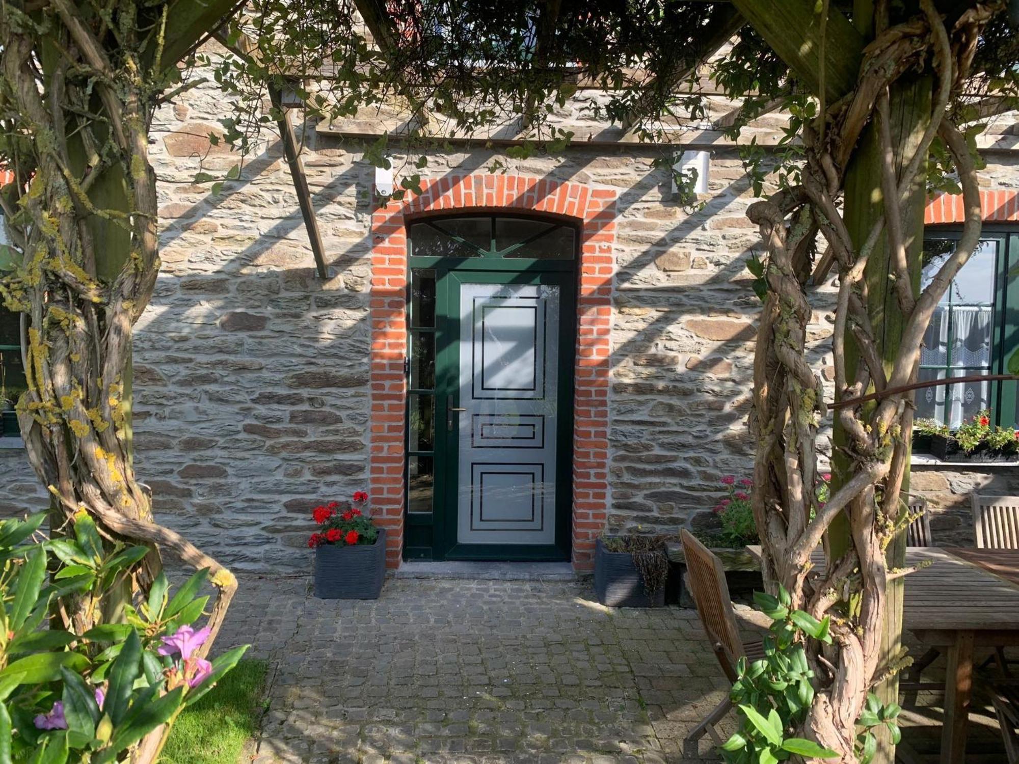 Pretty Farmhouse In Houffalize With Courtyard Eksteriør bilde