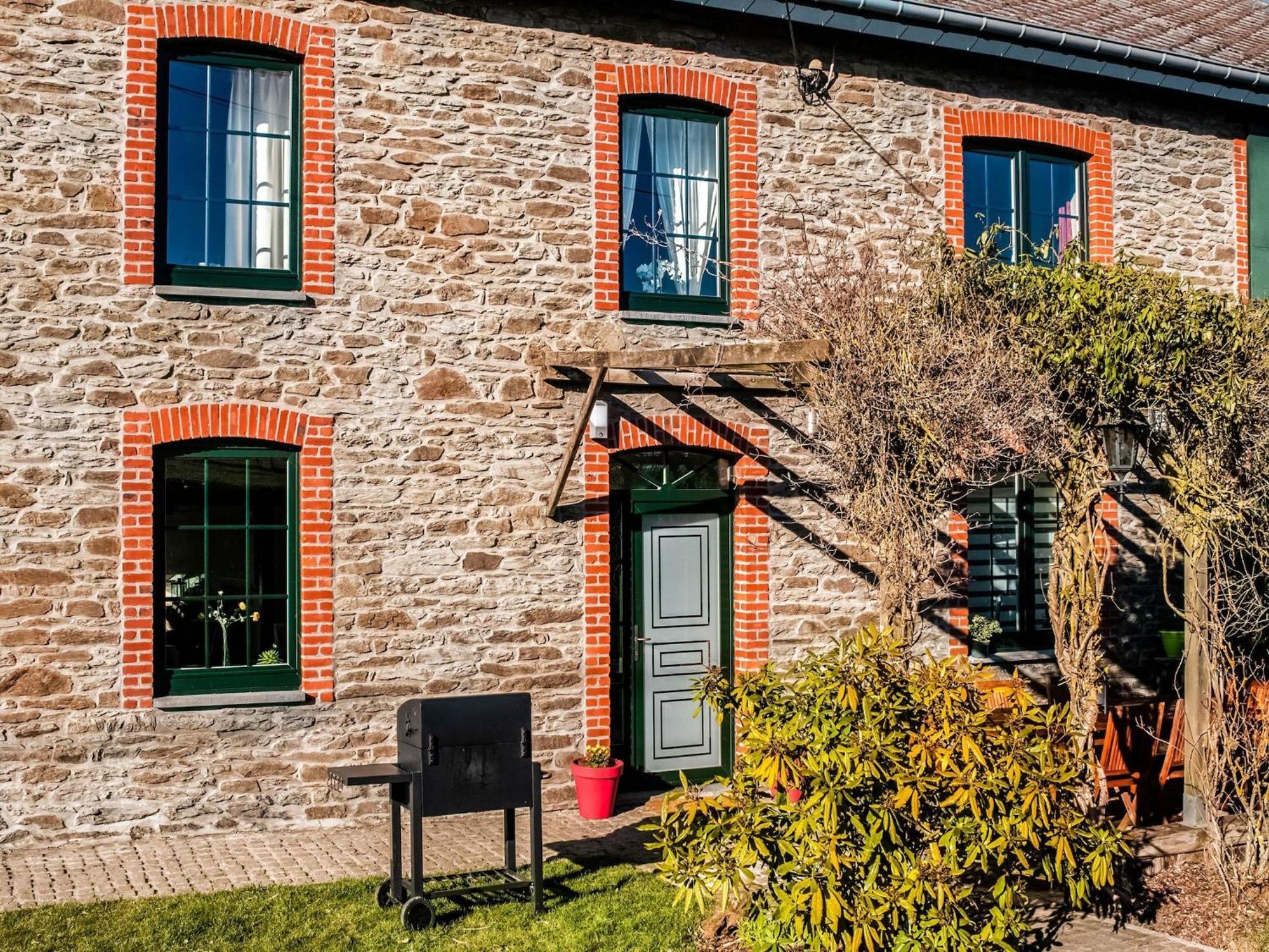 Pretty Farmhouse In Houffalize With Courtyard Eksteriør bilde